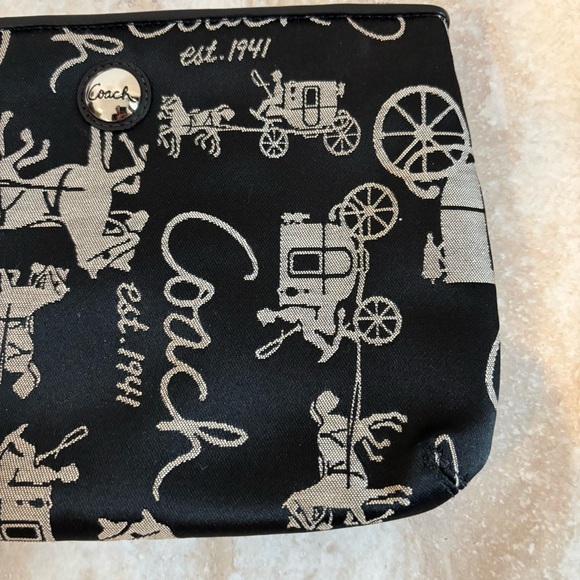Coach carriage printed fabric zip pouch/clutch - Picture 3 of 9